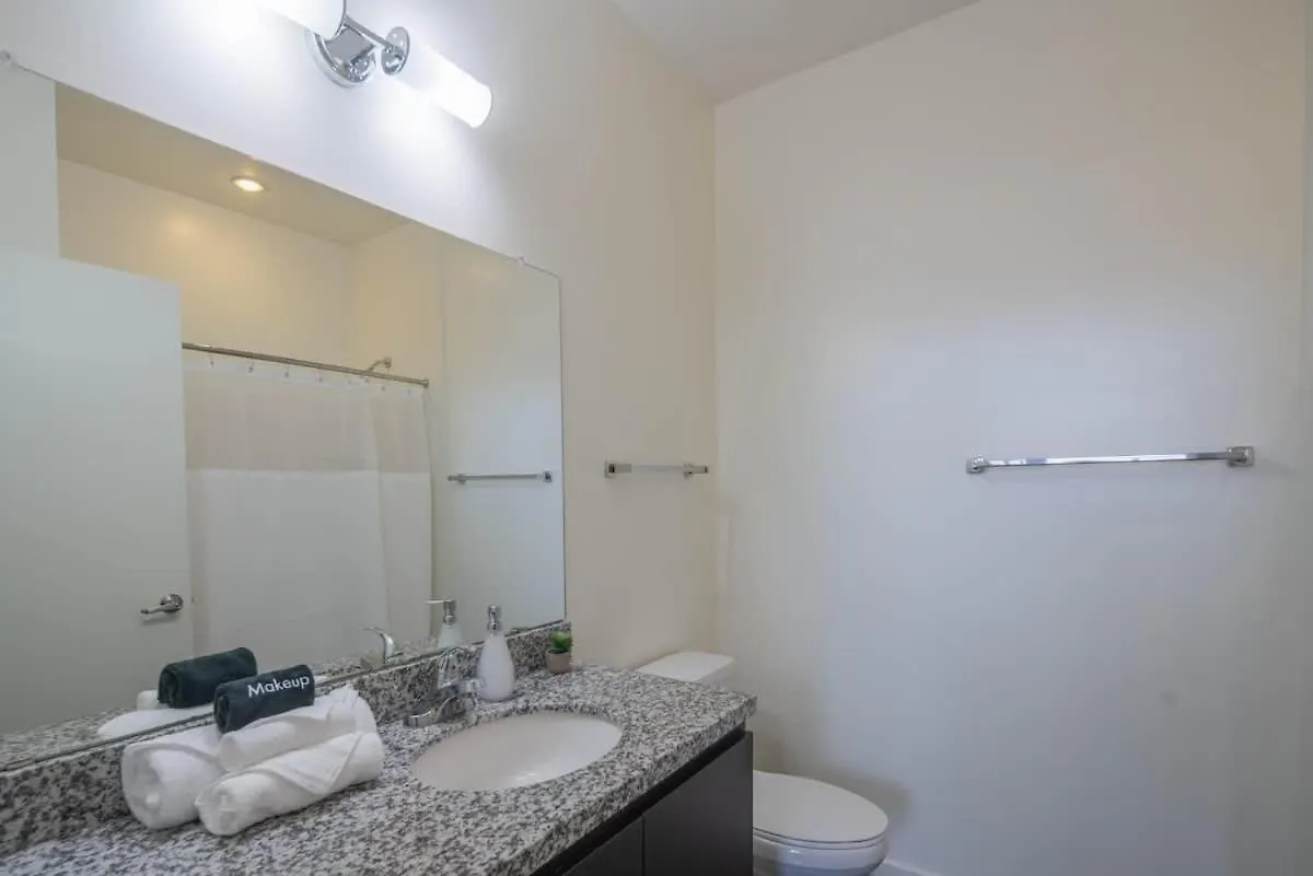 פיניקס Cozy 2Bd - Central Dt - Gym, Pool, Parking - Sleep 8 דירה