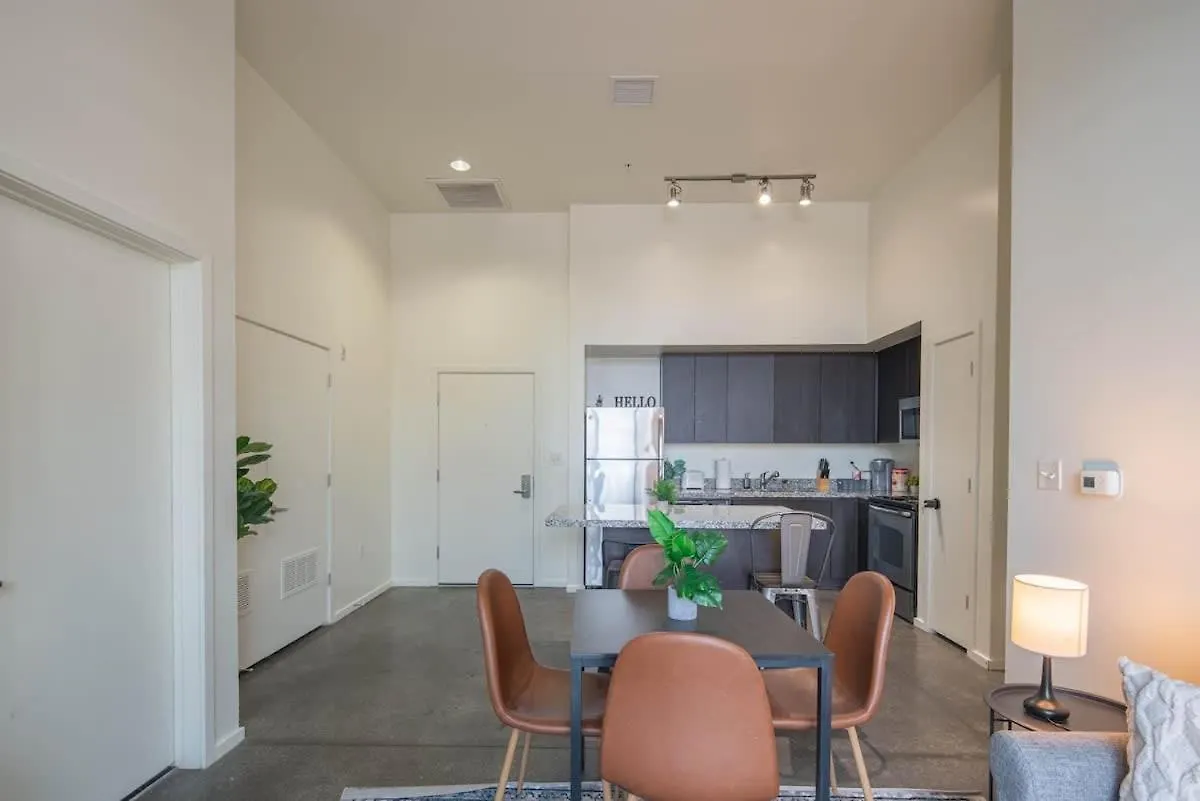 פיניקס Cozy 2Bd - Central Dt - Gym, Pool, Parking - Sleep 8